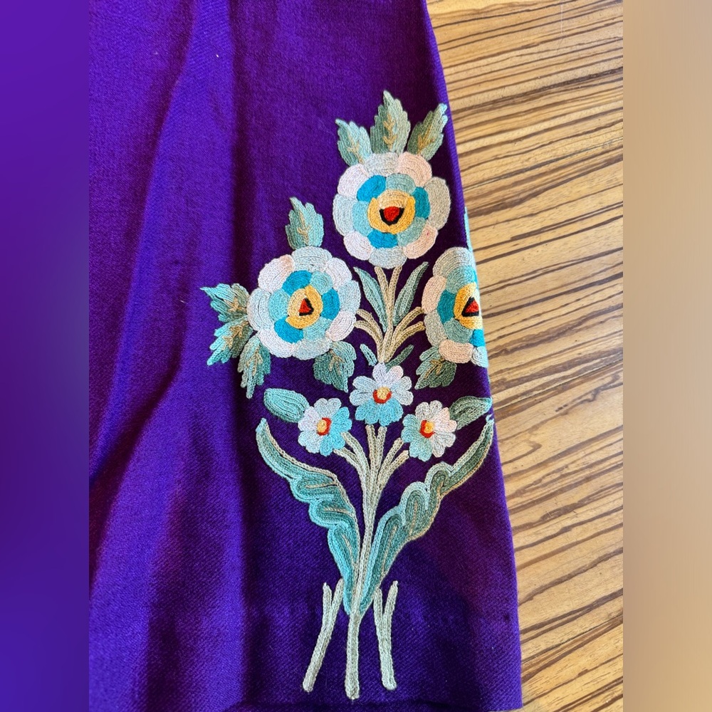 Vintage purple hand embroidered robe style button-up dress - Picture 6 of 12
